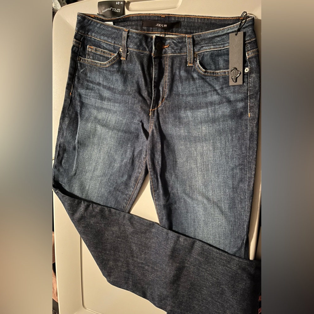 Joe’s Jeans The Curvy Bootcut: Quinn wash